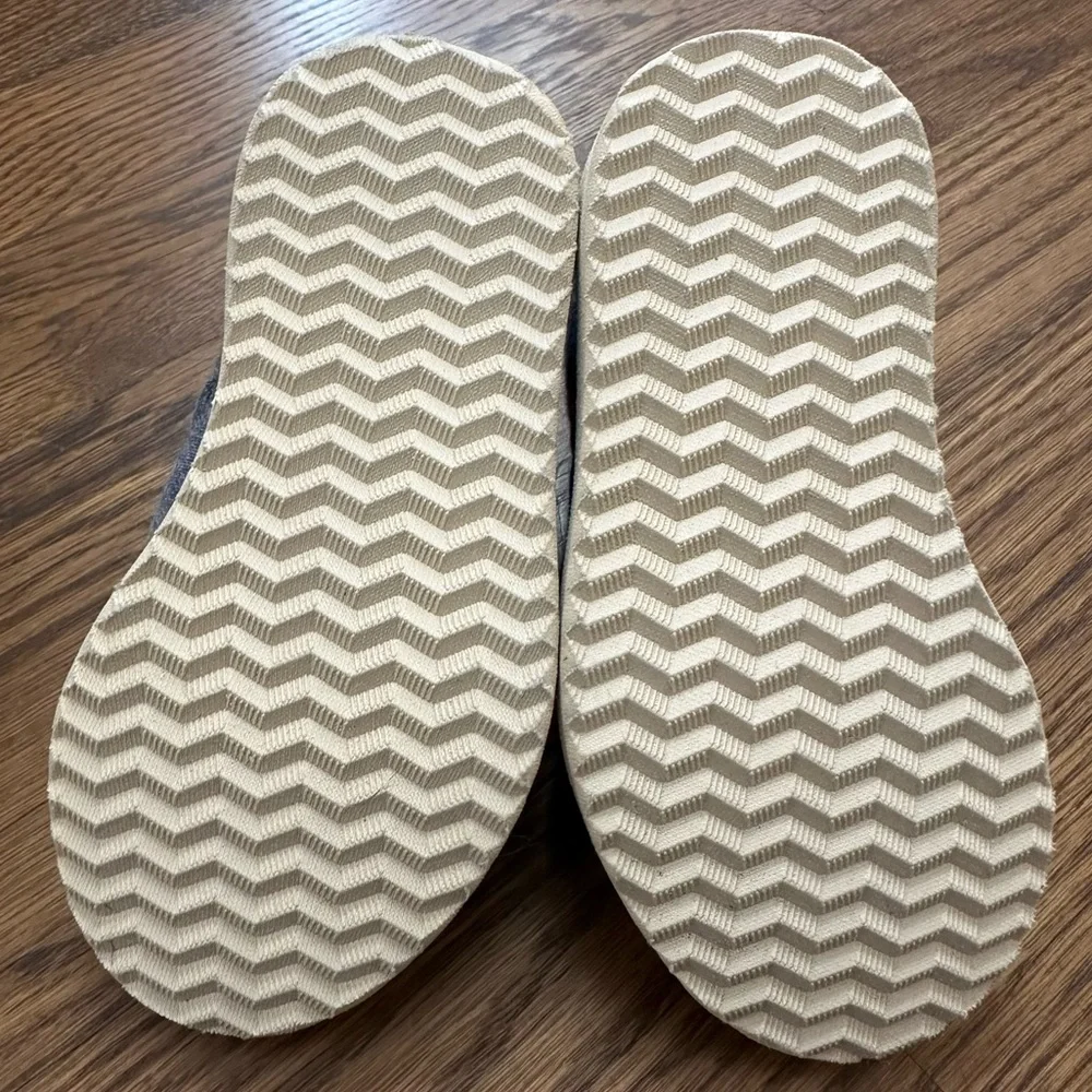 Toms brand new