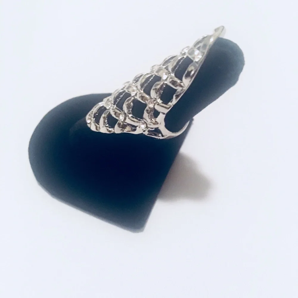 N/A silver finger