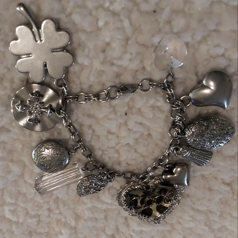 🌺 Vintage Stainless Steel Charm Bracelet