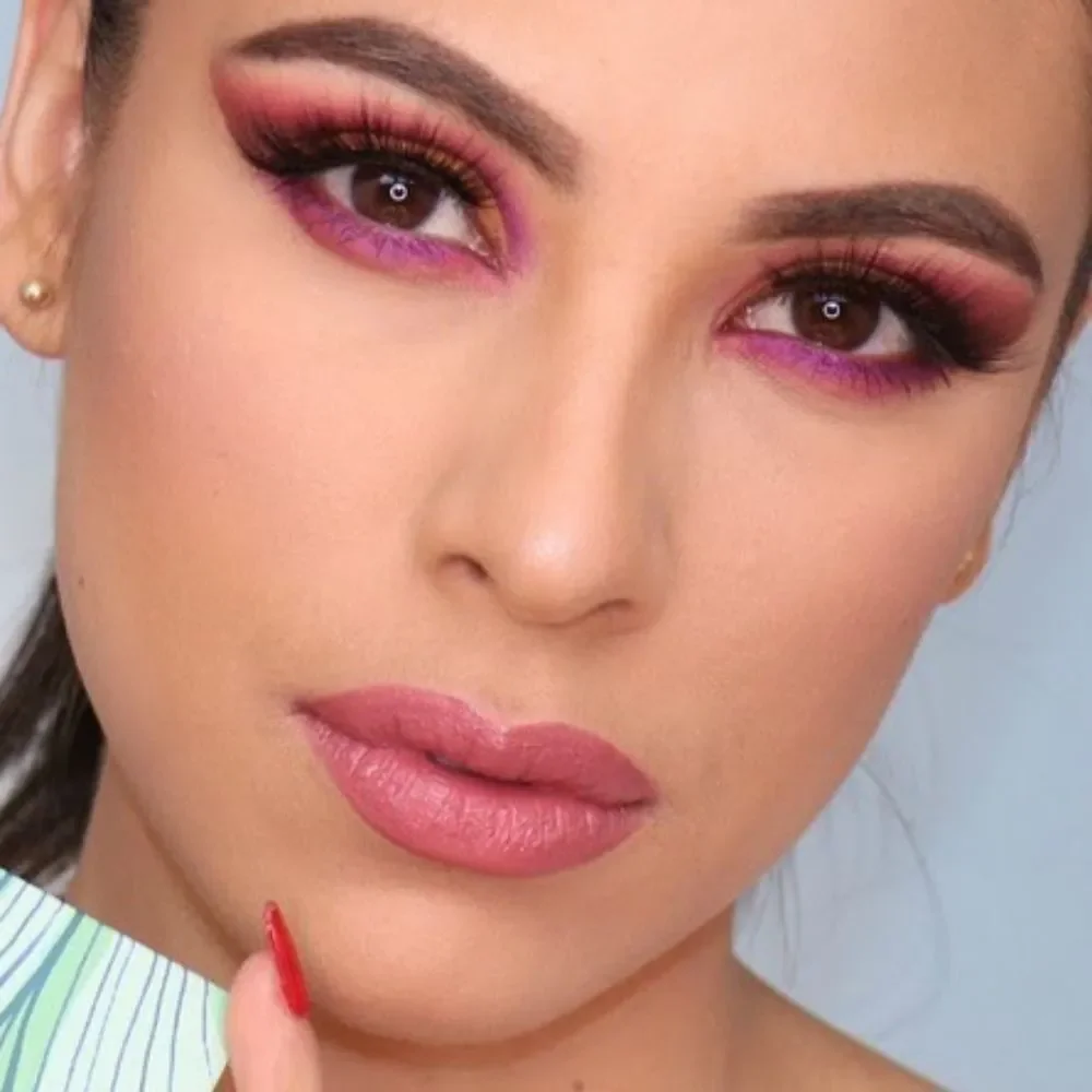 Laura Sanchez Moods versatile palette
