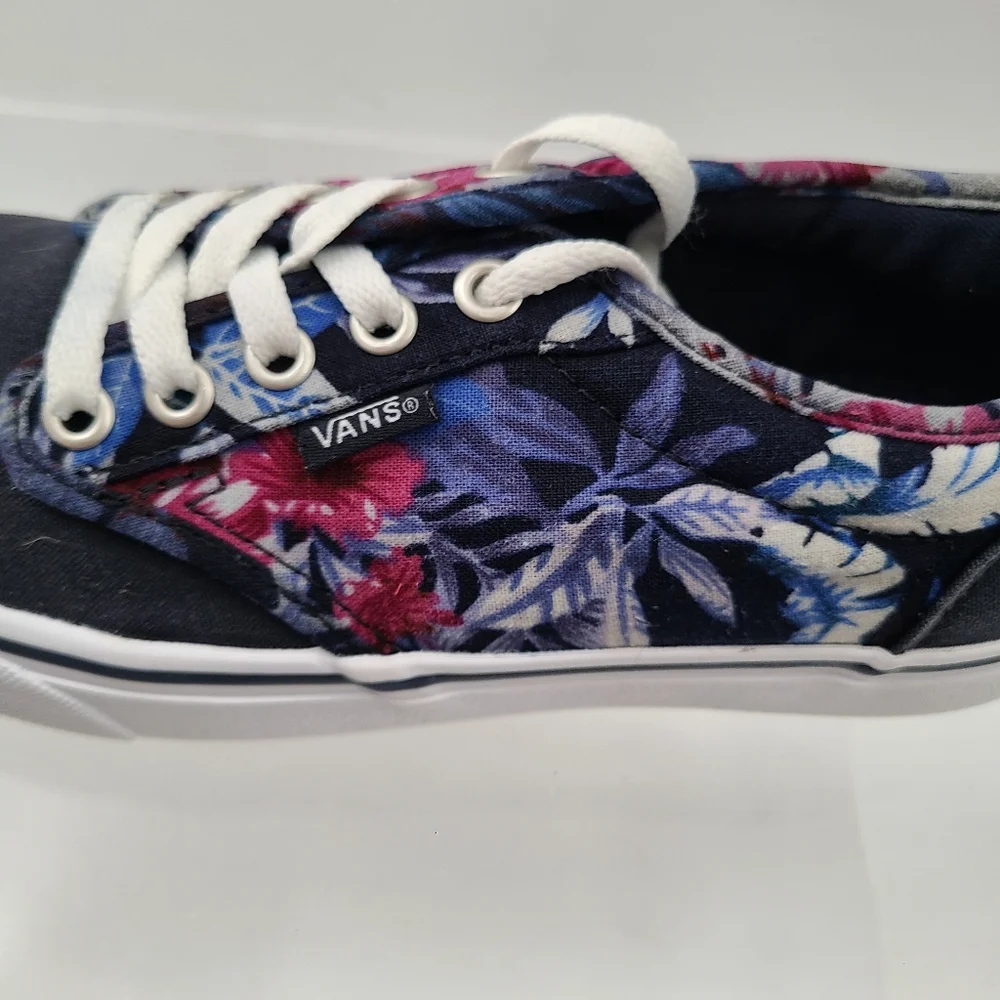 Vans women off