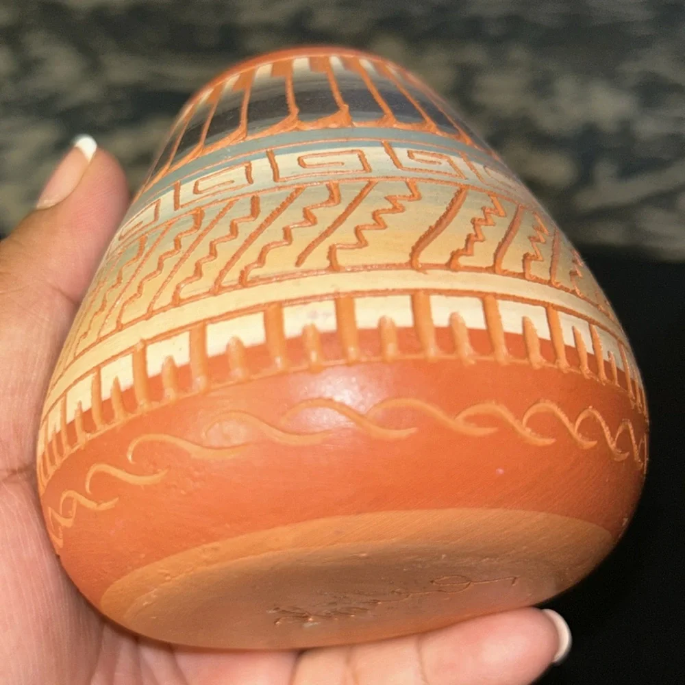 Navajo clay pottery