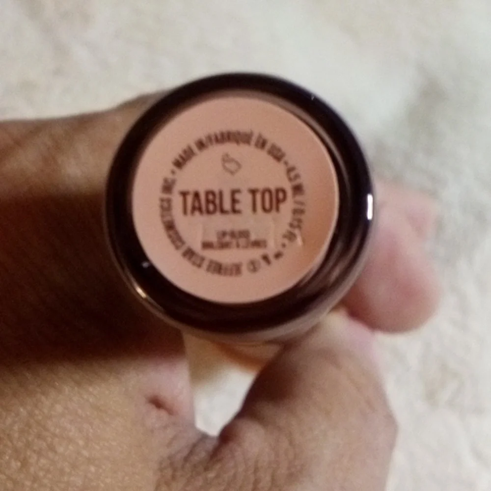 TABLE TOP JEFFREE STAR LIP GLOSS NEW!