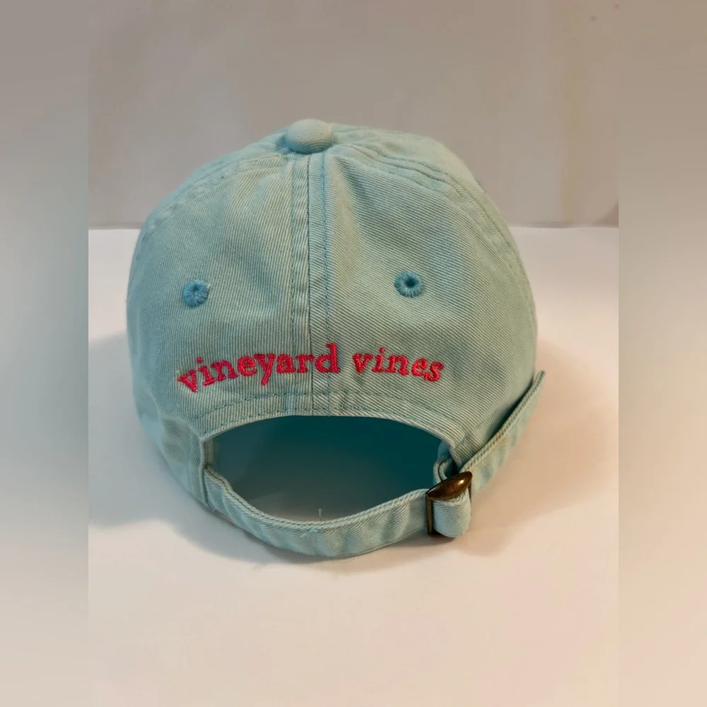 Vineyard Vines 𝐕𝐢𝐧𝐞𝐲𝐚𝐫𝐝 𝐕𝐢𝐧𝐞𝐬