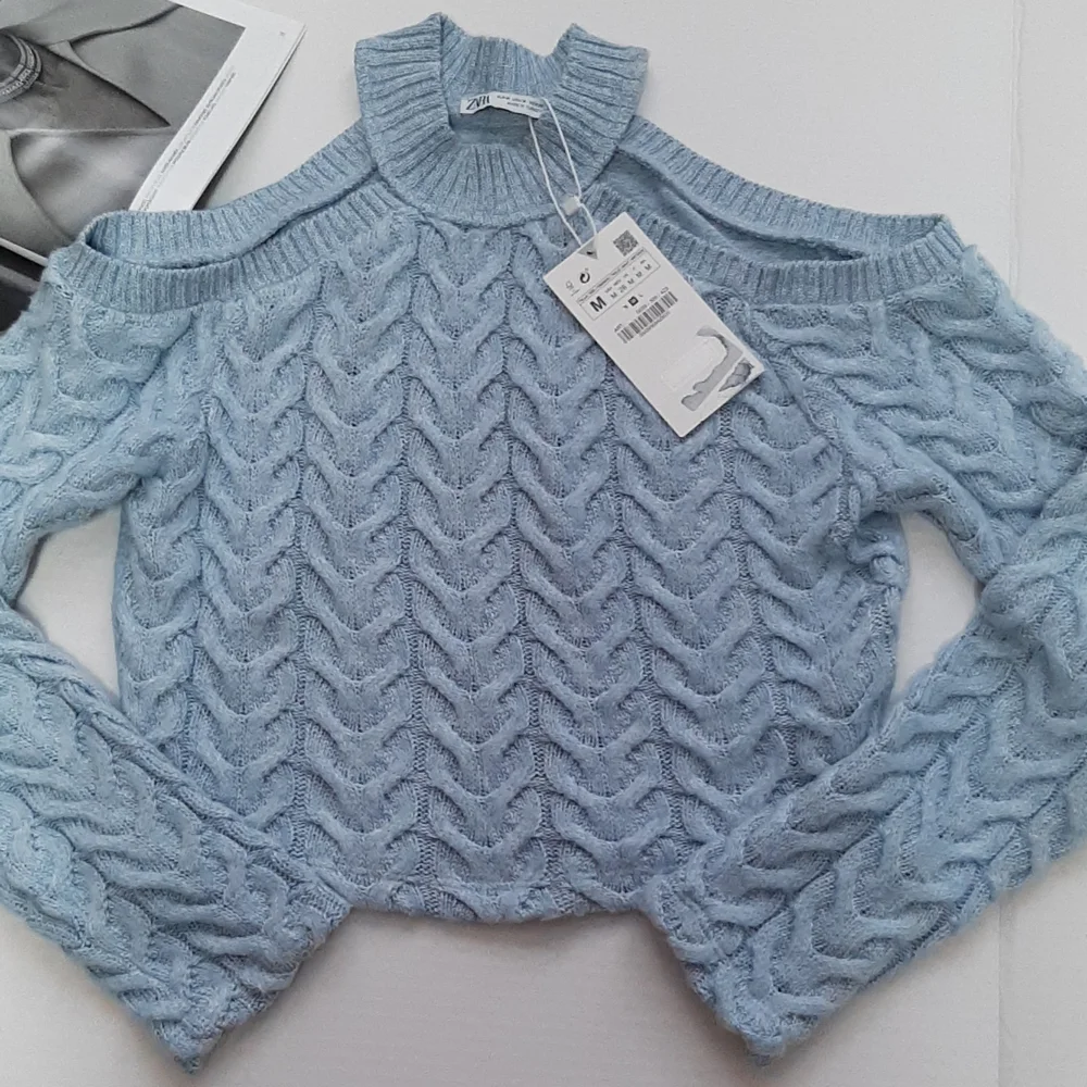 Zara *exposed sweater