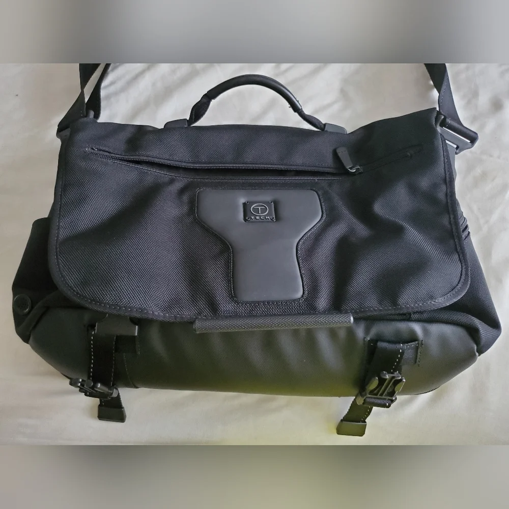 Tumi tech 57175d