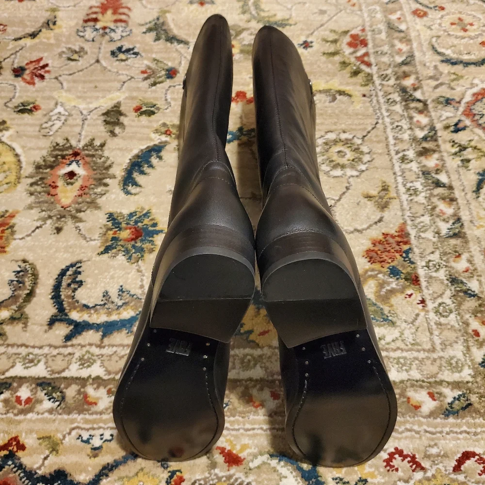 Frye like new