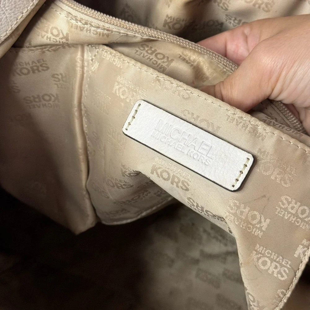 Michael Kors brand 	michael
