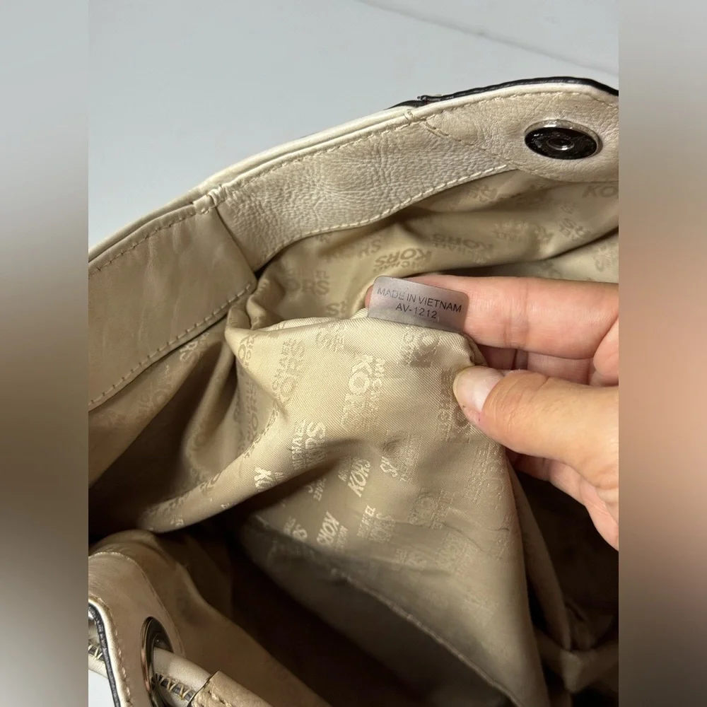 Michael Kors brand 	michael