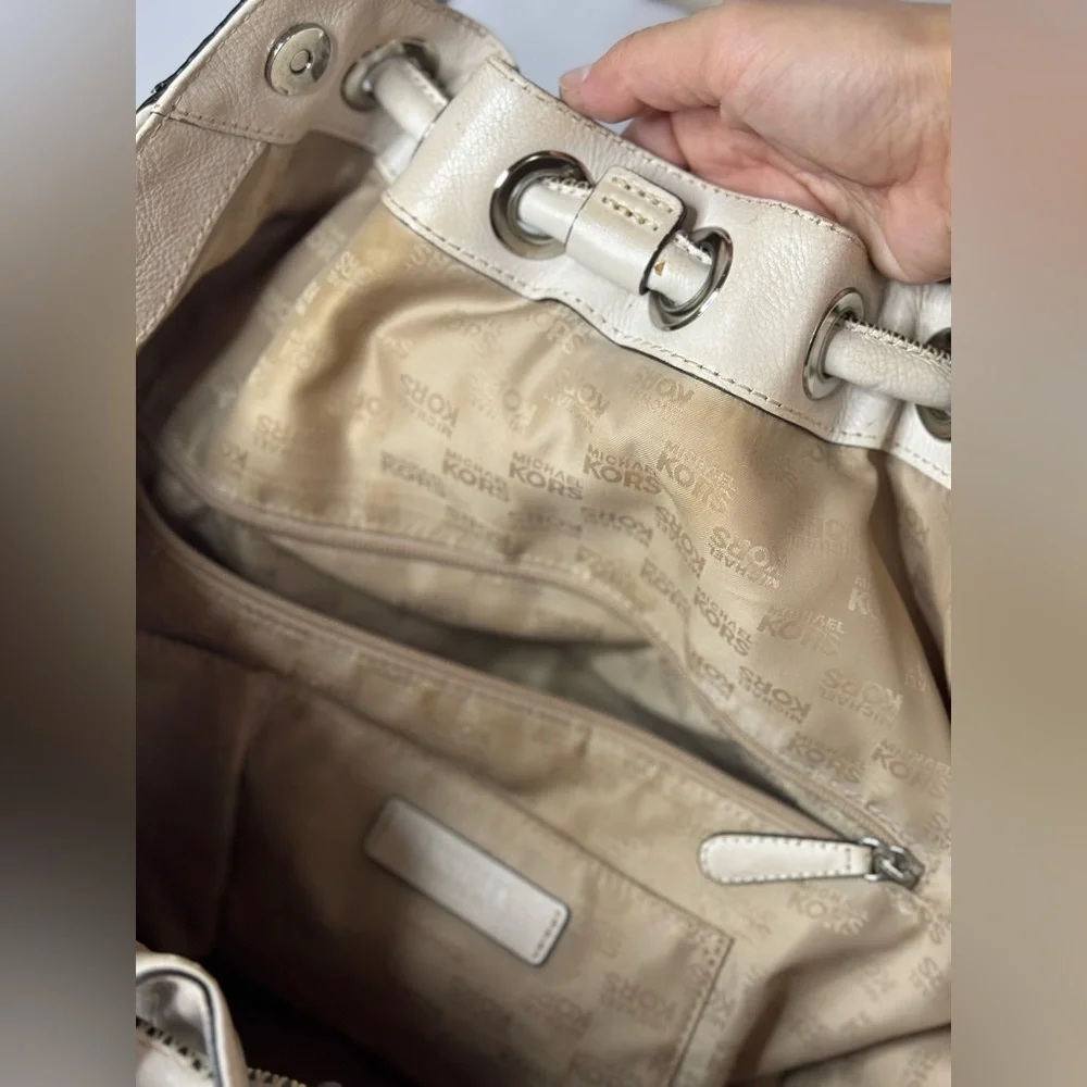 Michael Kors brand 	michael