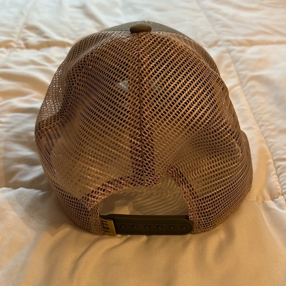 Yeti nwot worn hat