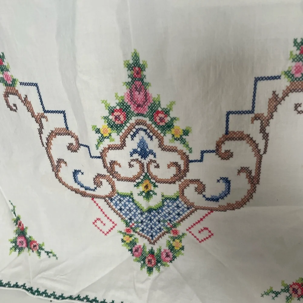N/A vintage table