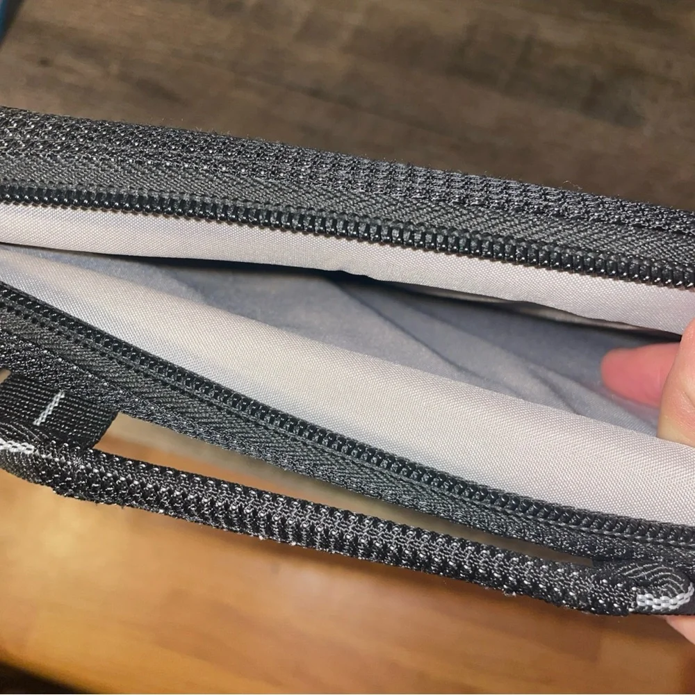 brenthaven sleek black