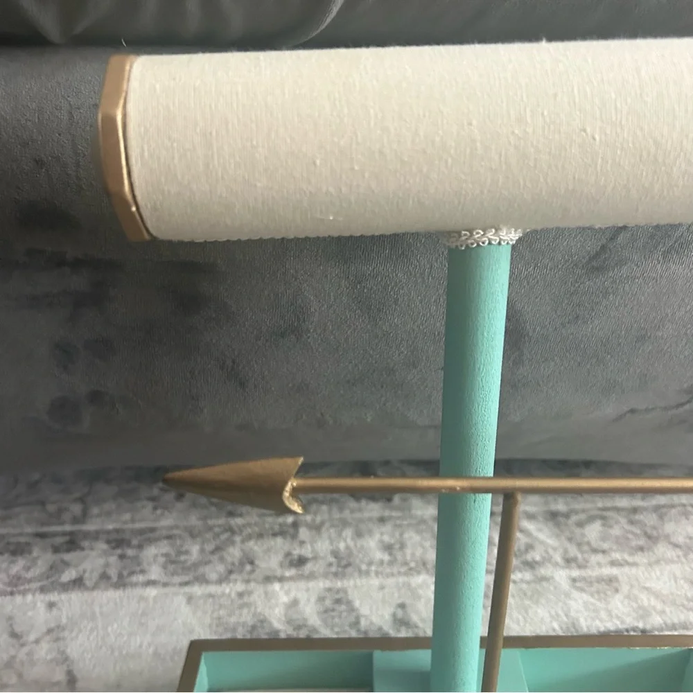 N/A cream teal
