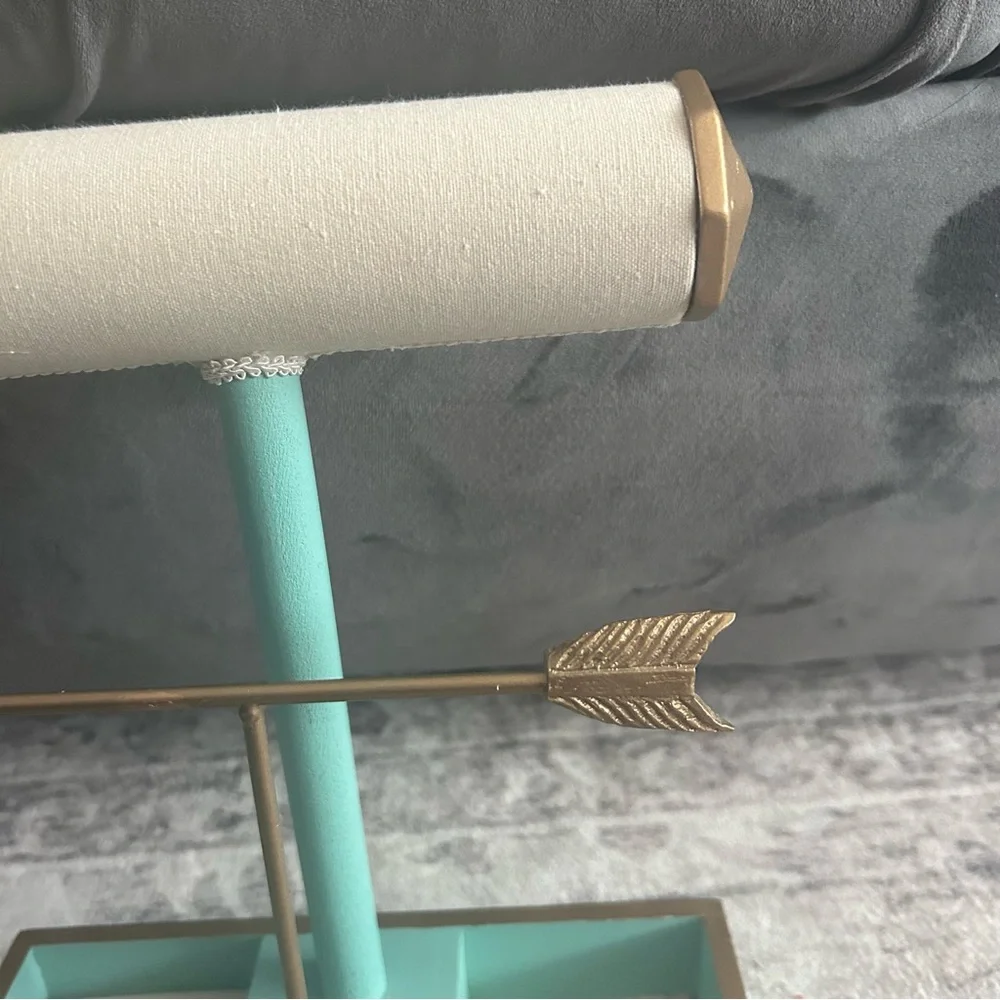 N/A cream teal