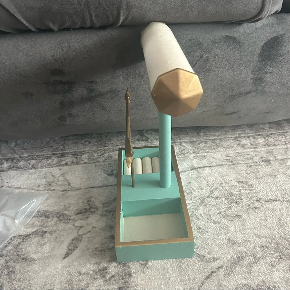 N/A cream teal