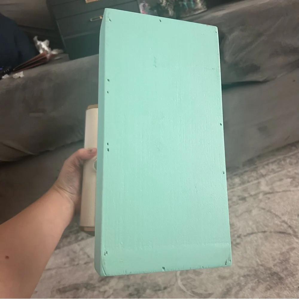 N/A cream teal