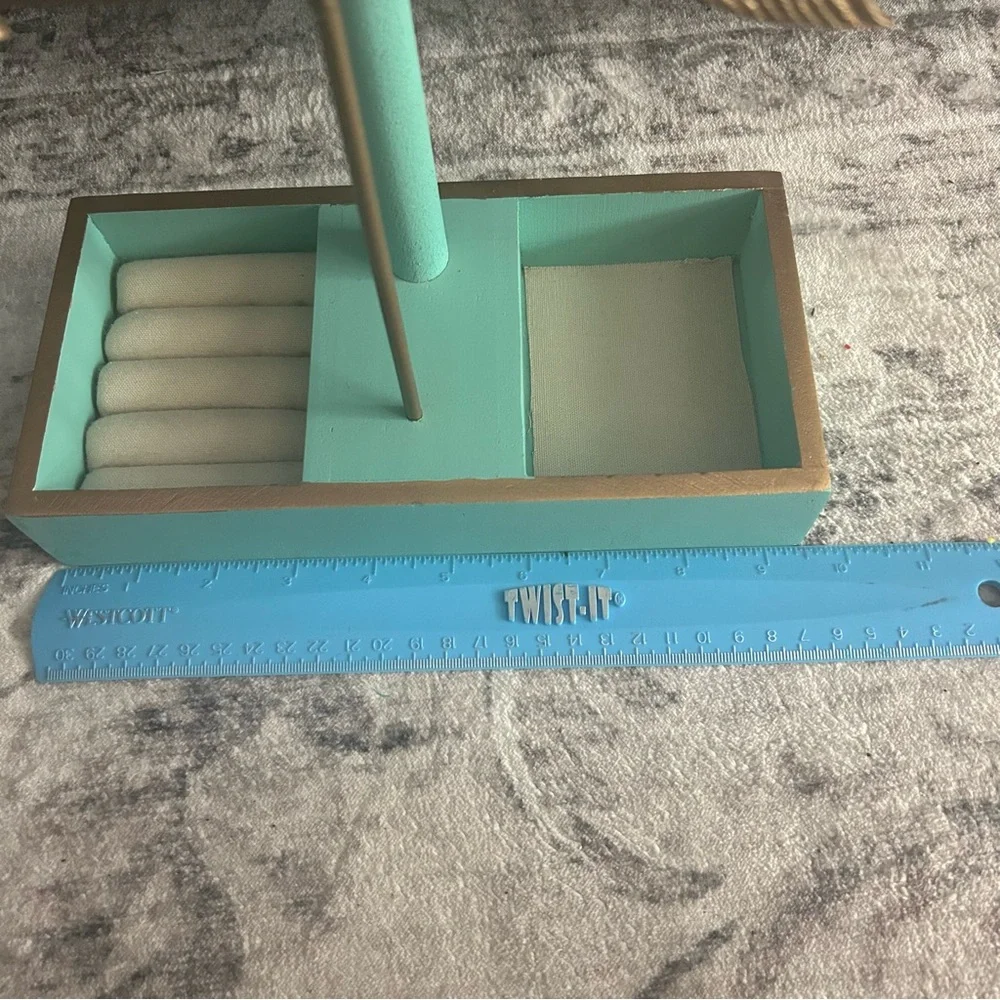 N/A cream teal