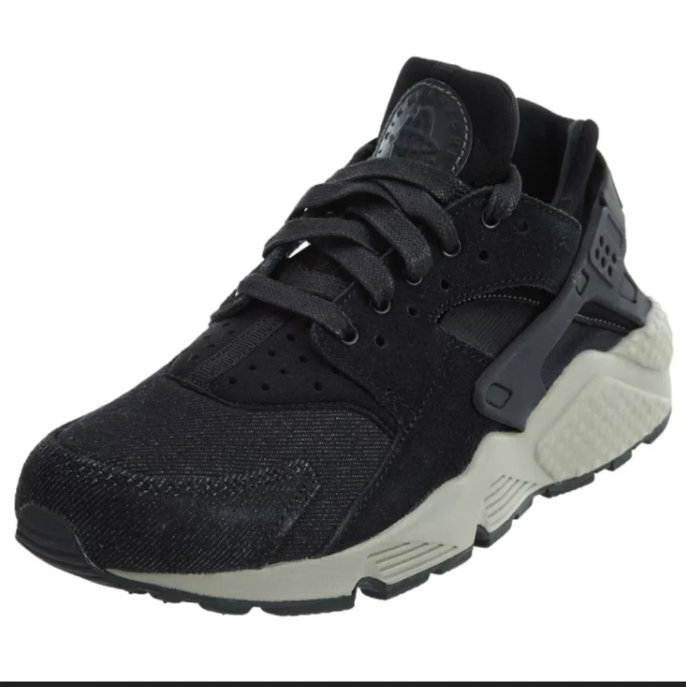 Nike Air Hurache SE in Cobblestone