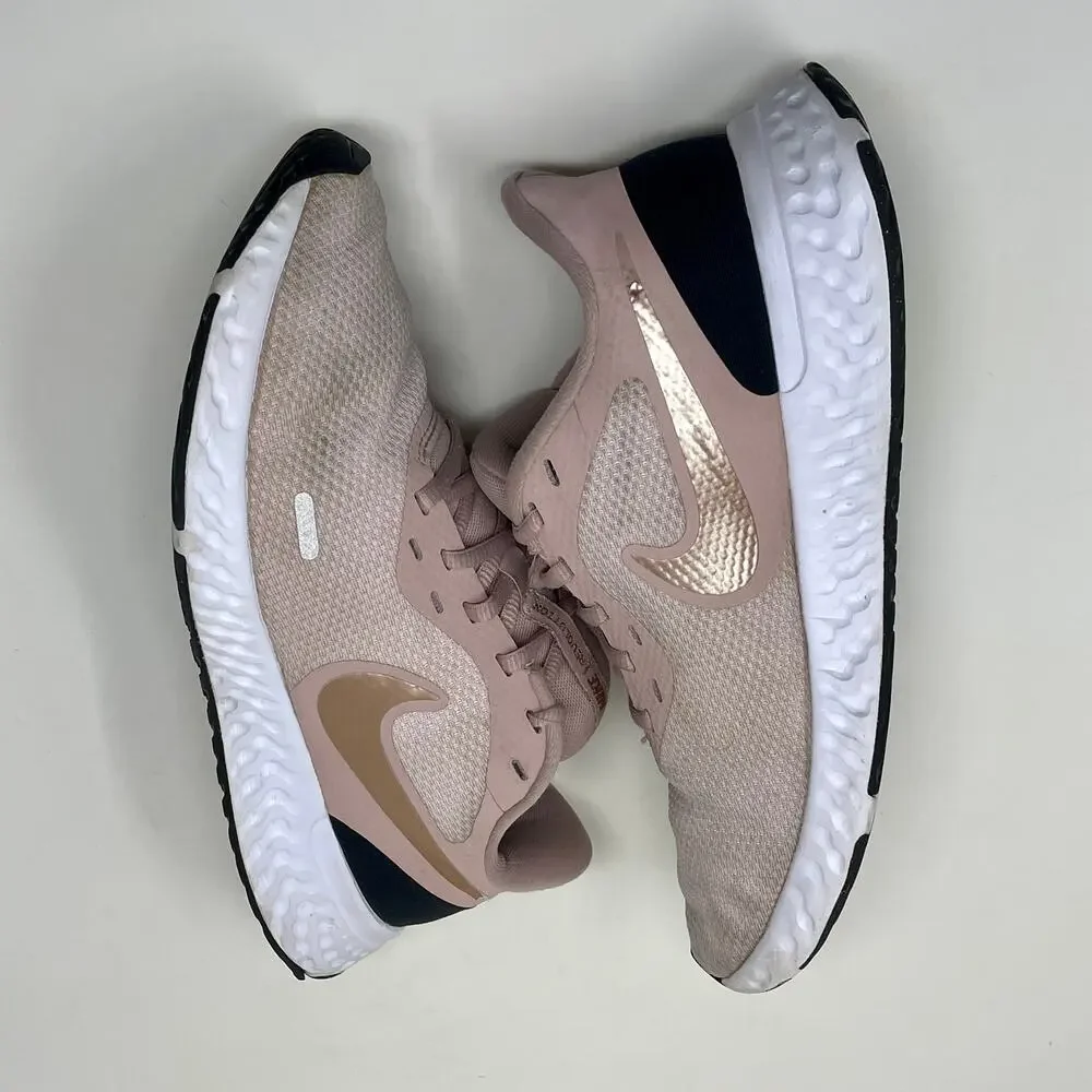 Nike revolution run