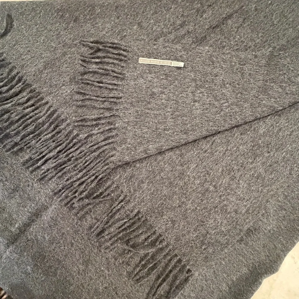 Alicia Adams Alpaca nwot impeccable