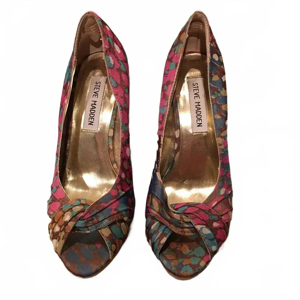 Steve Madden step out