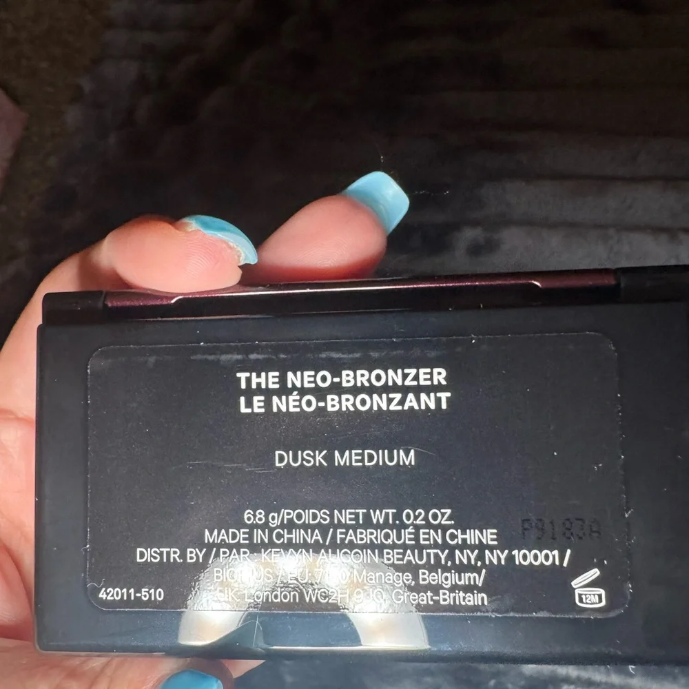 Kevyn Aucoin authentic comes