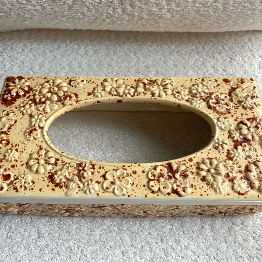 Vintage Mid Century Ceramic Tissue Box Cover Daisy Flower Design Flower Power