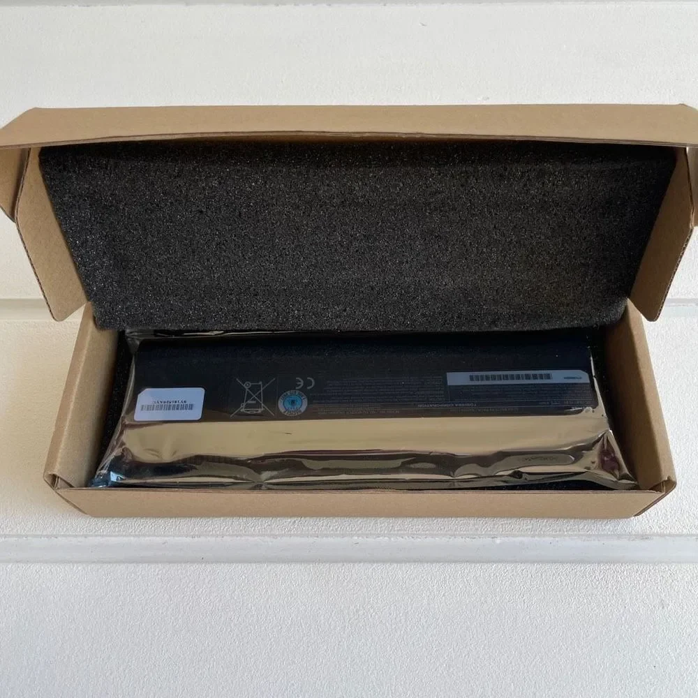 Toshiba Li-ion NLT 3356 4330RF 4400/49Wh Laptop Battery Pack NWT