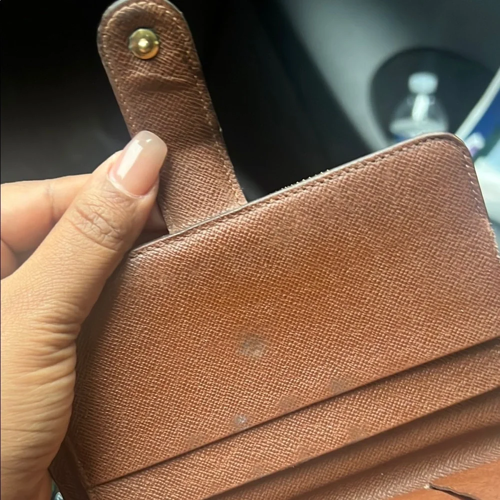 Pre loved Louis Vuitton Monogram Wallet