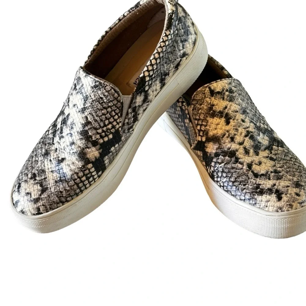 5 for $40 SALE!  Steve Madden Gills Snake Print Slip-On Platform Sneakers sz7
