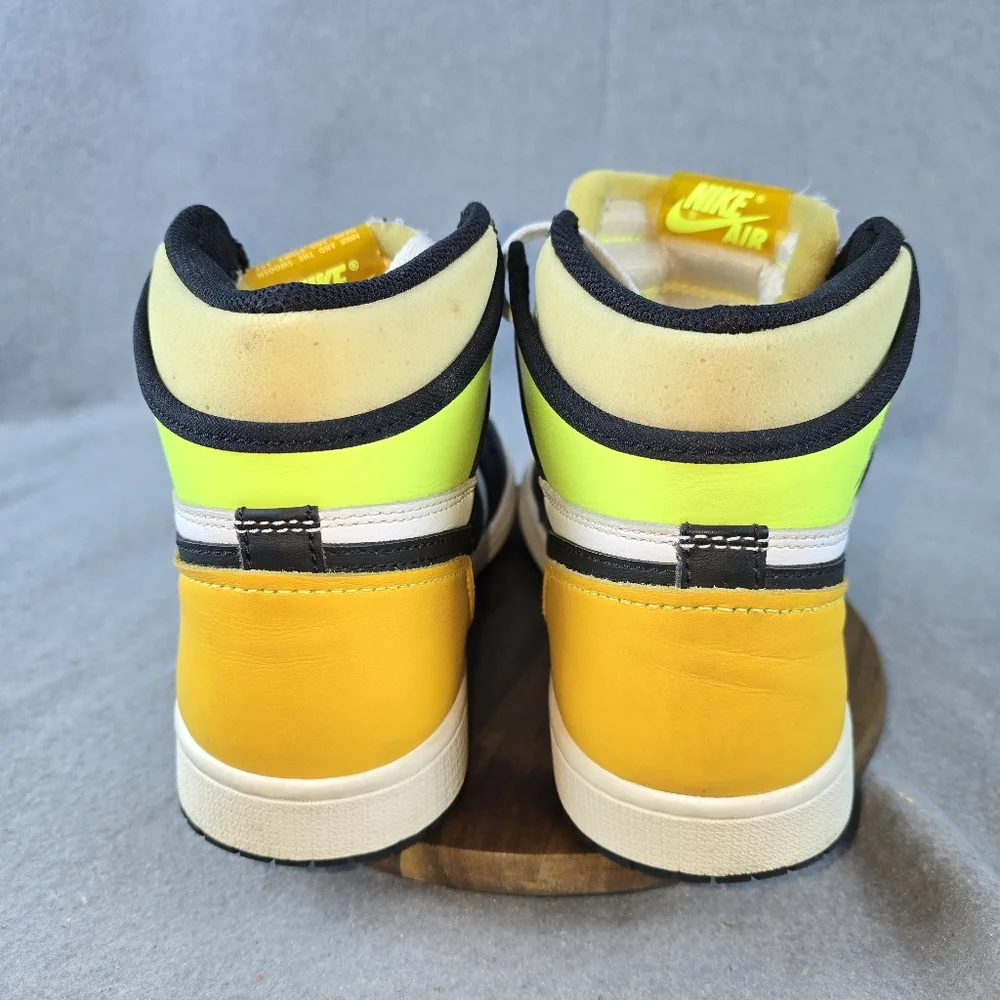 Size 8 - Air Jordan 1 High ‘Volt Gold’ - WORN WITH no BOX Shoe,snrakers