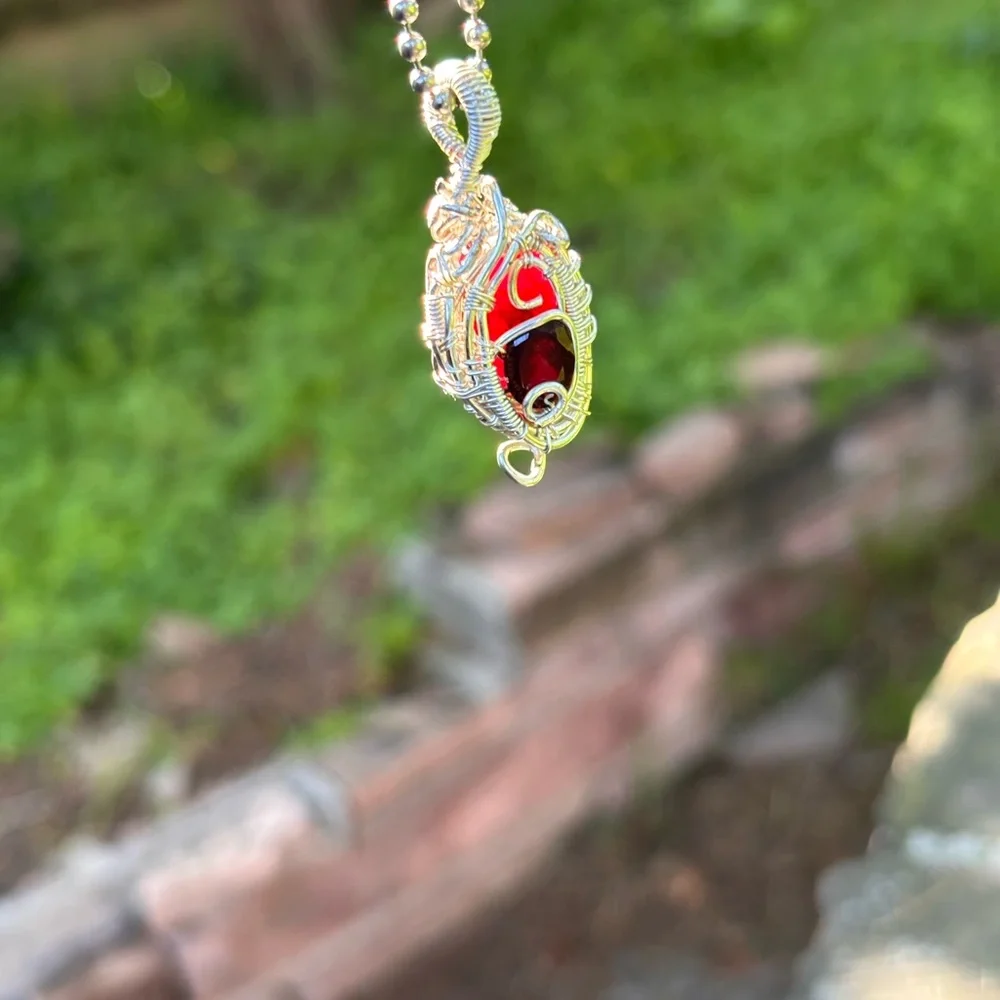 N/A wire necklace it’s