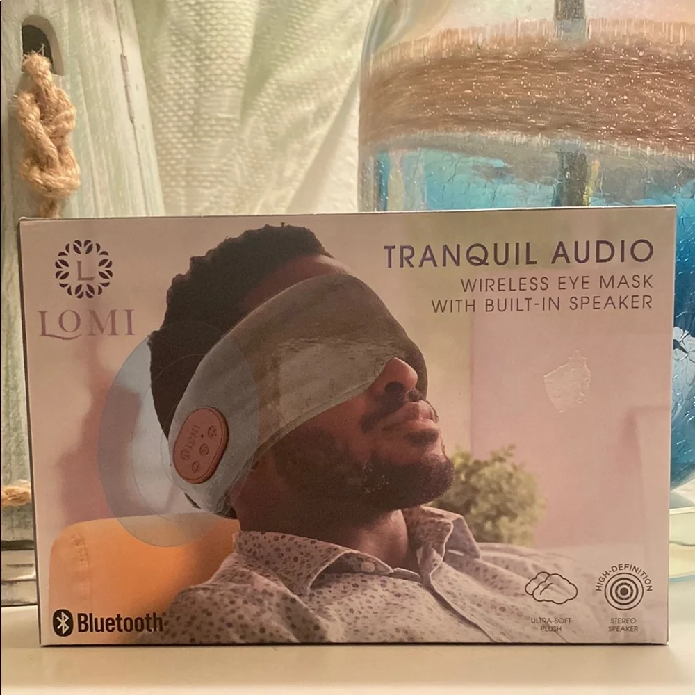 Black Wireless Eye Mask Charger