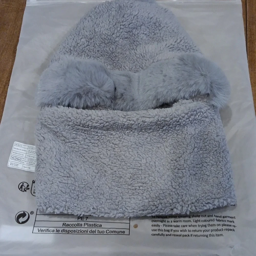 unbranded fuzzy hat