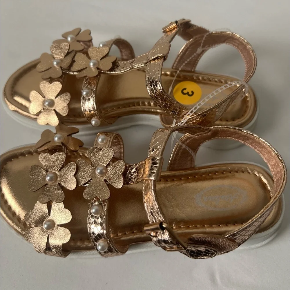 Atalina Little Girl’s Gold T-Strap Classy Sandals, Petal Accents Size. 3 NWOT