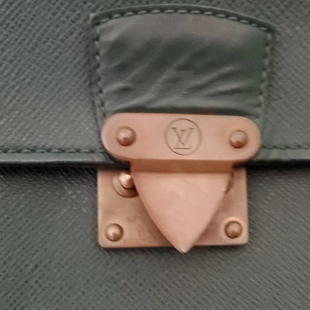 Louis Vuitton briefcase design perfect