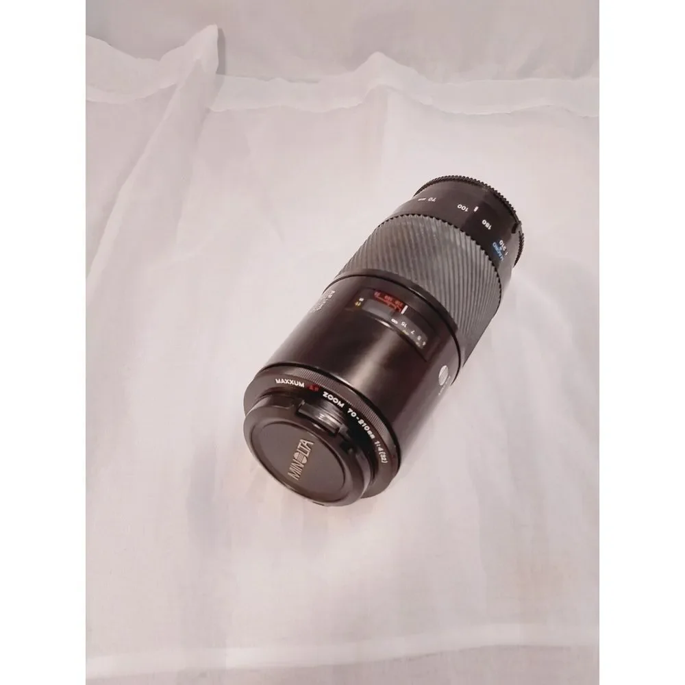 Minolta Maxxum AF 70-210mm f4 Lens & Minolta Maxxum 2800AF Shoe Mount Flash