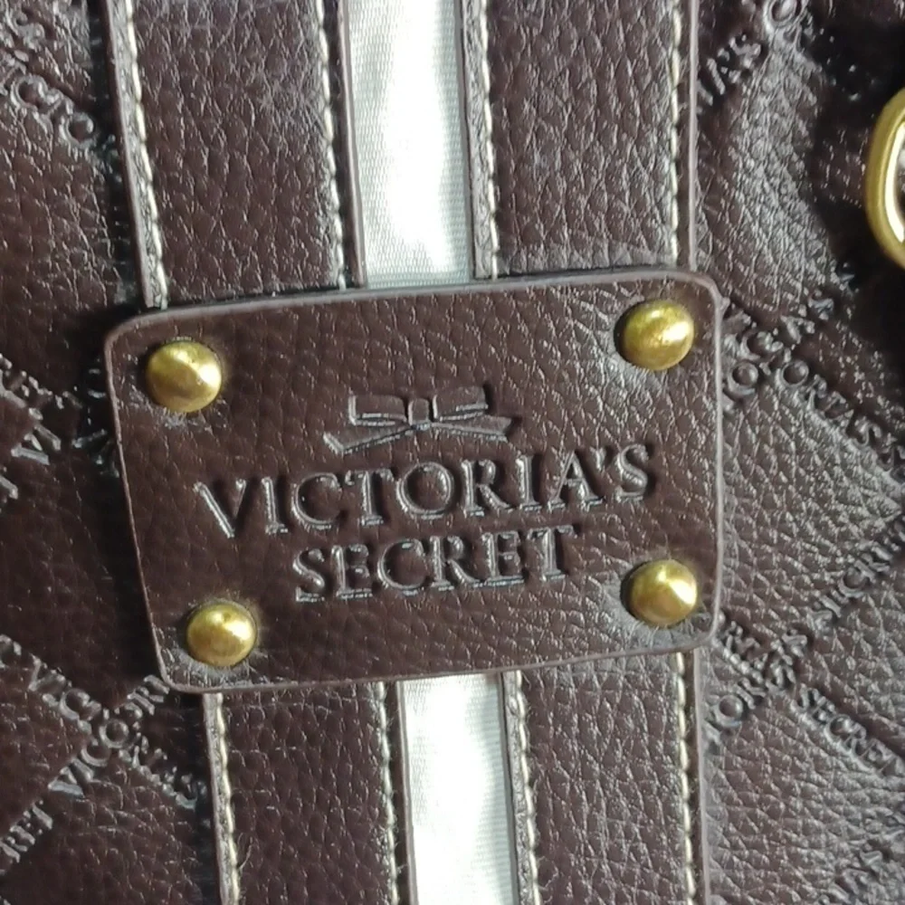 Victorias Secret 13×7×4 new
