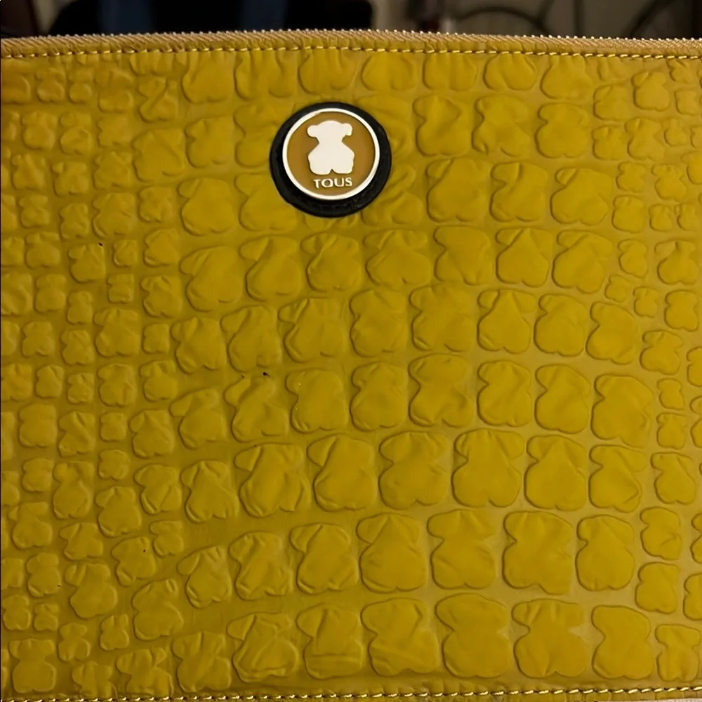 Tous stylish yellow