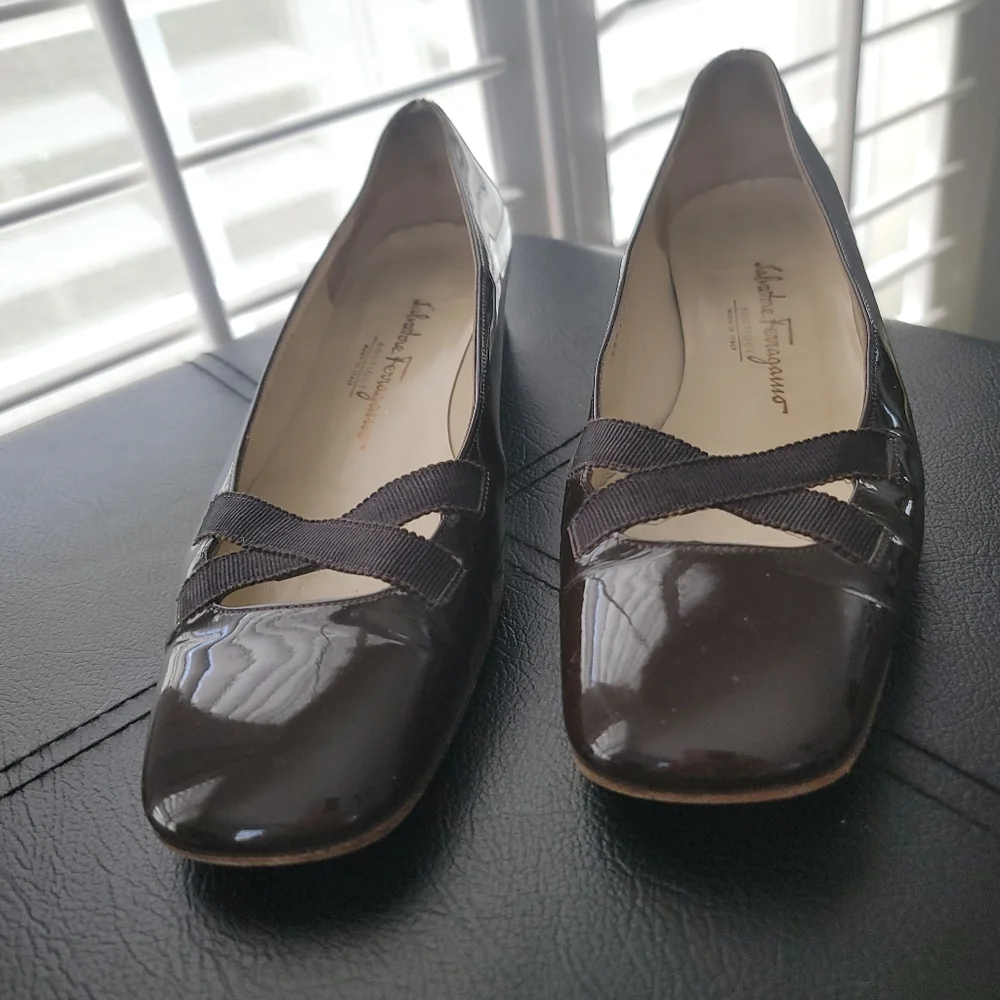 Salvatore Ferragamo Black Patent Flats Sz 10