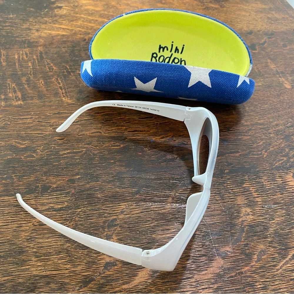 Mini Boden Kids White Sunglasses with Case