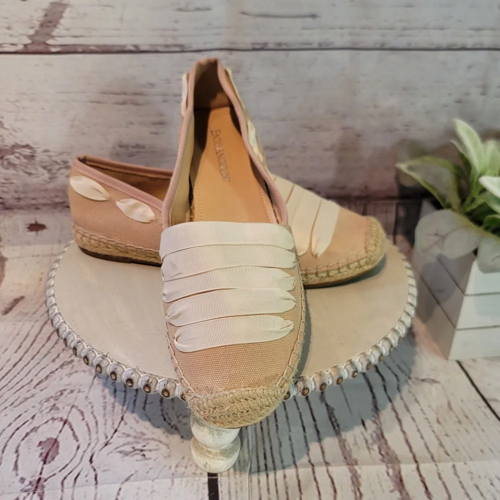 Enzo Angiolini Elegant Powdered Pink Canvas Espadrille Slipon Flats Size 7M