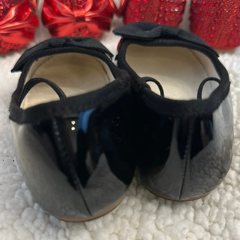 Elegant Red and Black Mary Jane Dress Shoes