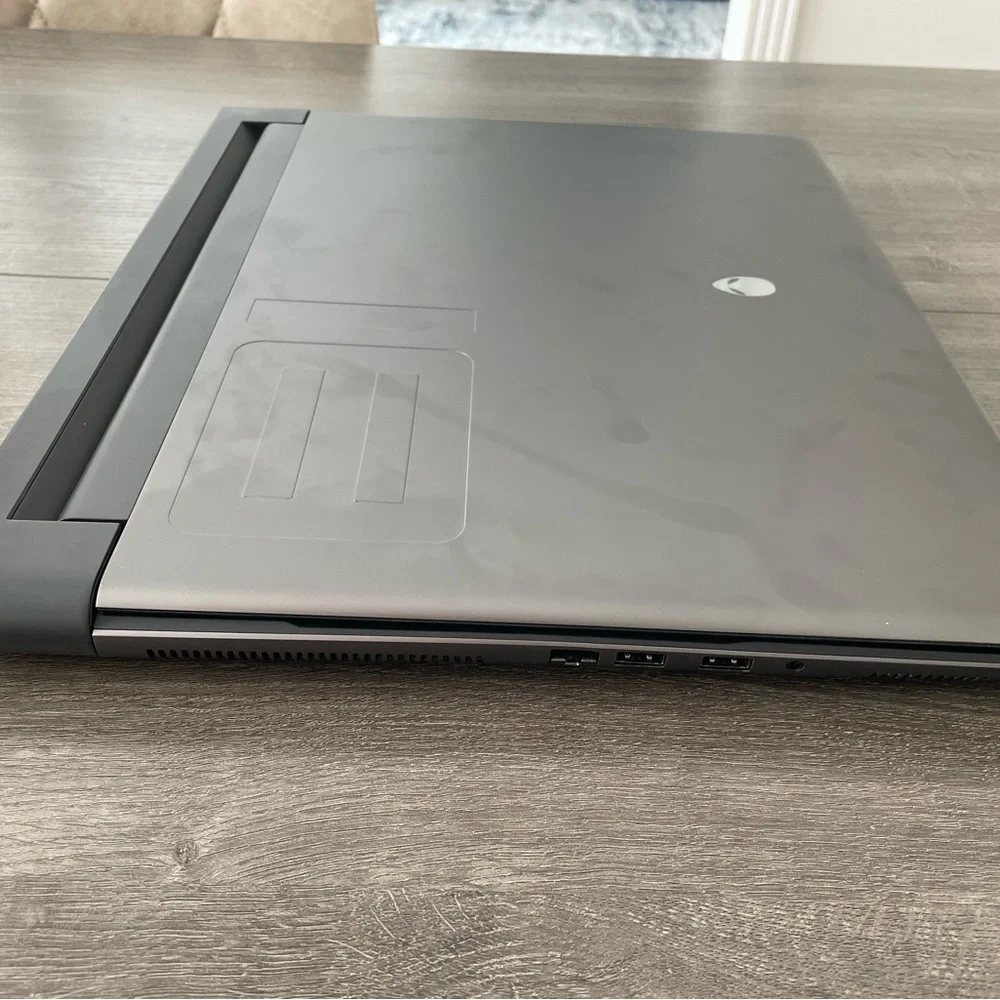 N/A alienware m18