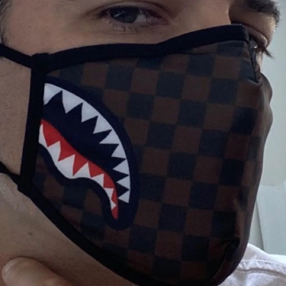 Sprayground sharks paris