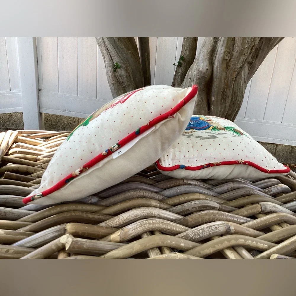 Cranston Mistletoe Mice Christmas Small Decorative Cottage-core Pillow Set (2)
