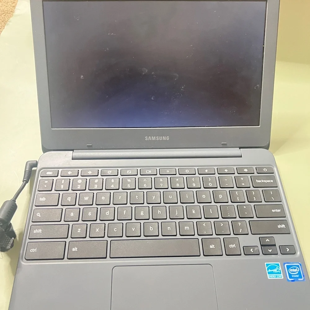 Samsung Chromebook with Charger in Dark Gray