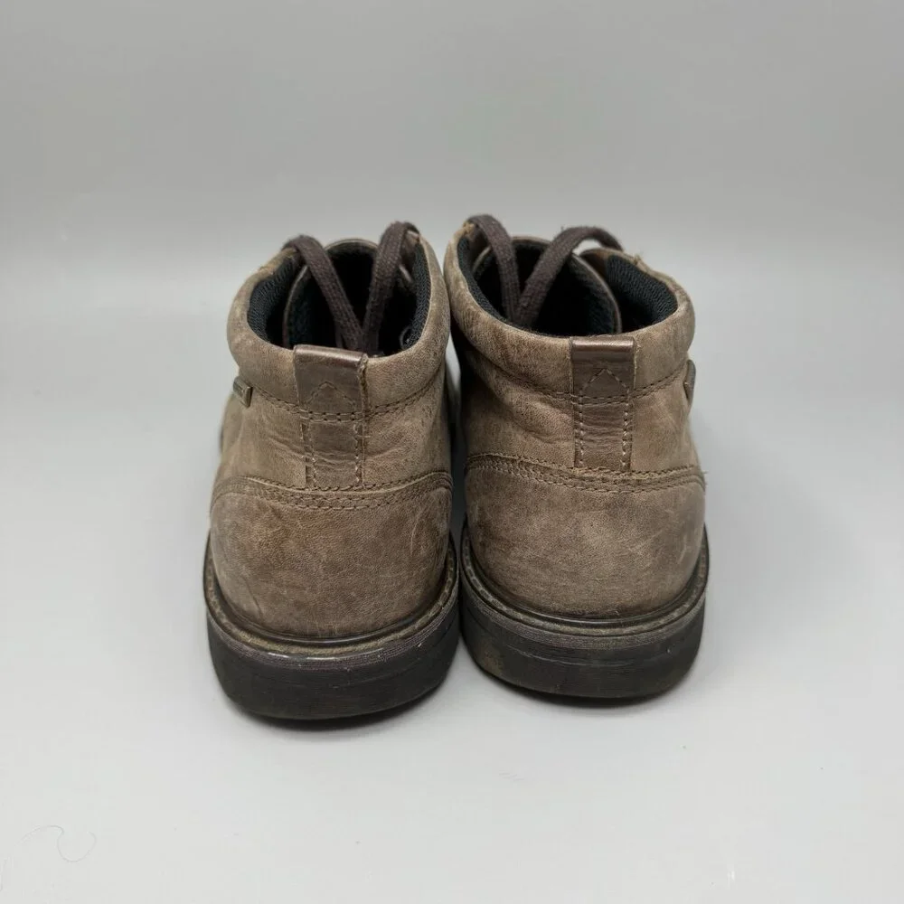 Ecco step into