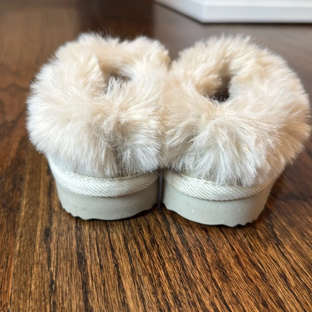 N/A cozy slippers